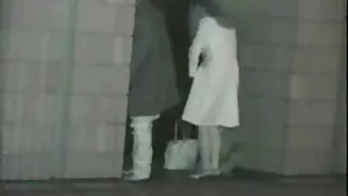 سینگ نوعمر بامبی سیاہ ایک دھچکا کام کرتا ہے کے لئے ایک سکسی کہانیا خوبصورت پڑوسی کے سامنے میں اس اندھے سوتیلے باپ