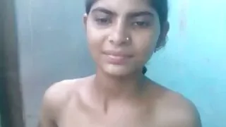 نمکین جاپانی طالب علم ہو جاتا ہے اس کے بالوں والے بلی گدگدی ایک vibrator کے ساتھ ایچ ڈی سیکس