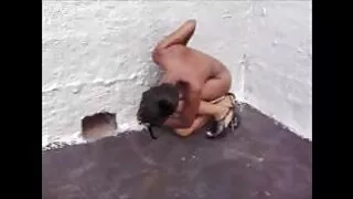 شاندار سرخ بالوں والی خوبصورتی میرا زمین پر جانوروں کا سیکس pisses