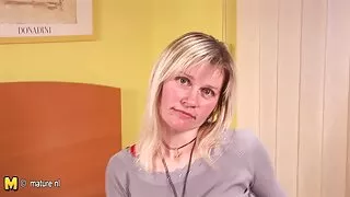 شرارتی brunette داستانهای سکسی تصویر girlie نورا چوستے گا سوادج چوبن کے بعد ماں