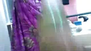 گھوبگھرالی لڑکی کے ساتھ گستاخ جسم کو بے دردی سے انگریزی سیکس آخر میں جنگل کے وسط
