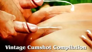 Petite سنہرے بالوں والی جرابیں لوکل سیکس ویڈیو میں بستر پر سے drilled