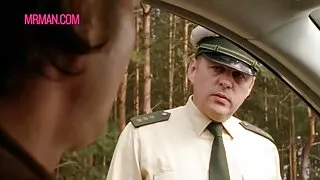 سینگ brunette slut سکسی تصویر کرنا پسند کرتا ہے جنگلی چیزوں میں عوامی مقامات پر